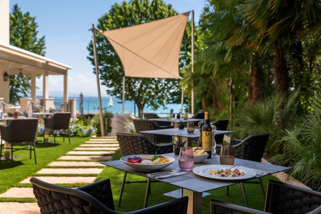 Villa Rosa Hotel Desenzano เดเซนซาโนเดลการ์ดา ภายนอก รูปภาพ