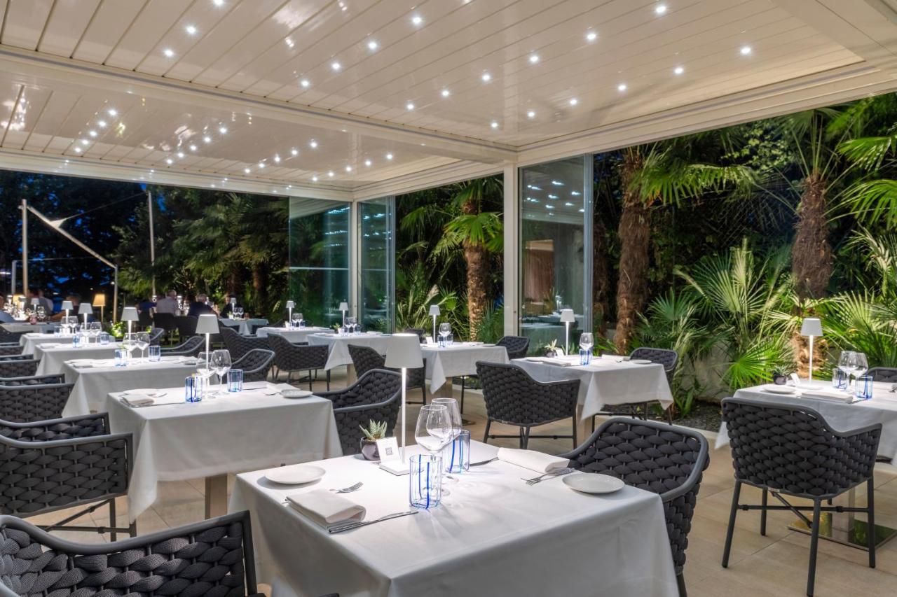 Villa Rosa Hotel Desenzano เดเซนซาโนเดลการ์ดา ภายนอก รูปภาพ