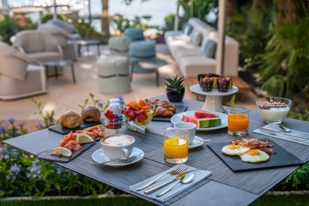 Villa Rosa Hotel Desenzano เดเซนซาโนเดลการ์ดา ภายนอก รูปภาพ