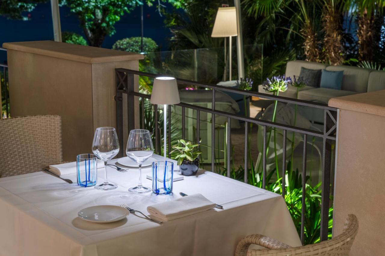 Villa Rosa Hotel Desenzano เดเซนซาโนเดลการ์ดา ภายนอก รูปภาพ