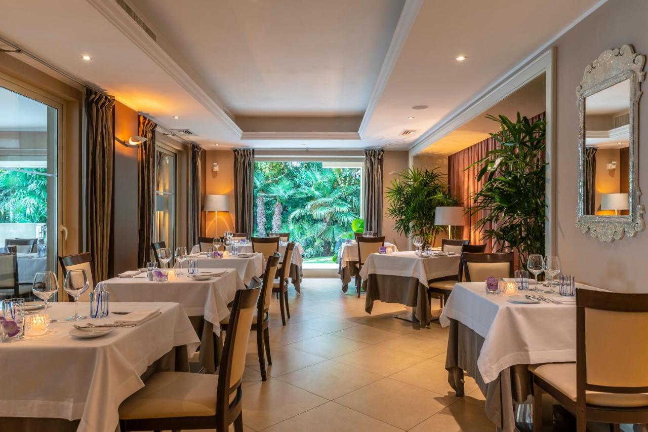 Villa Rosa Hotel Desenzano เดเซนซาโนเดลการ์ดา ภายนอก รูปภาพ
