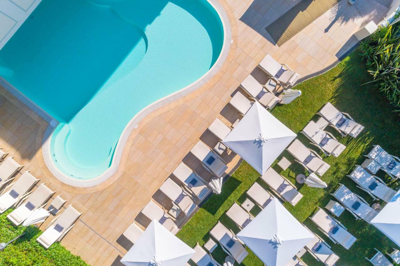 Villa Rosa Hotel Desenzano เดเซนซาโนเดลการ์ดา ภายนอก รูปภาพ