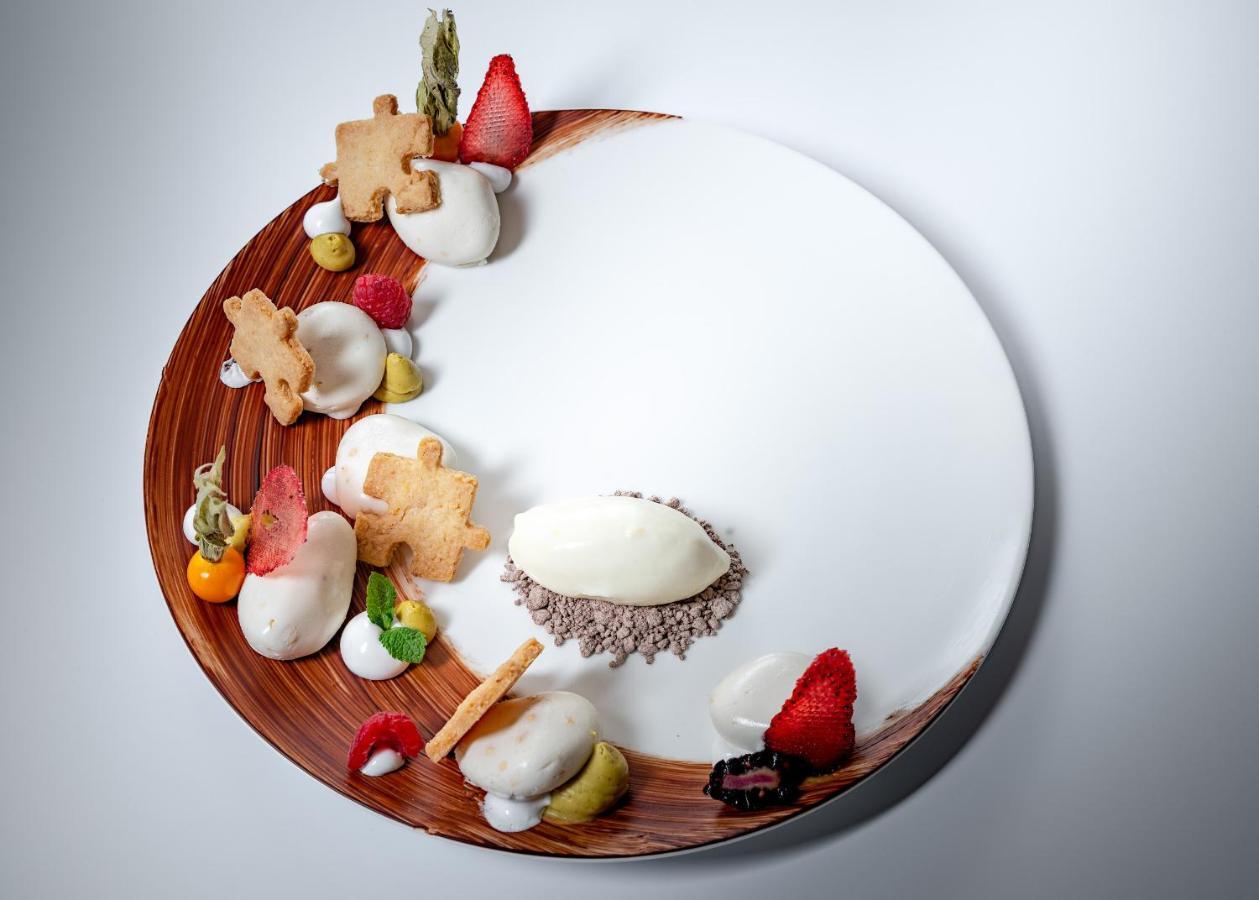 Villa Rosa Hotel Desenzano เดเซนซาโนเดลการ์ดา ภายนอก รูปภาพ